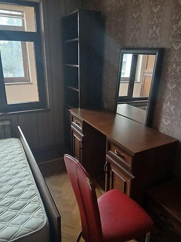 rengli metbex mebelleri: Qırmızı-ağ dizaynlı mətbəx mebeli dəsti(stol cə stullarla birlikdə)- — 4