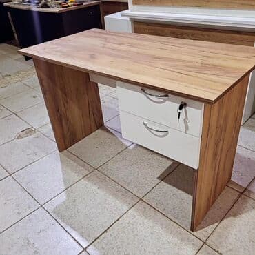 uşaq ucun yazı masası: Yeni, İşçi üçün, Dördbucaq masa — 7