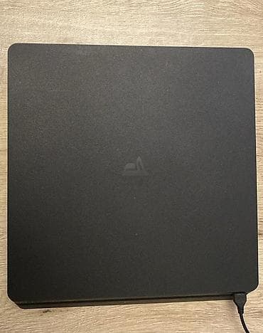 s herfi bezekli: PlayStation 4 Slim — 1