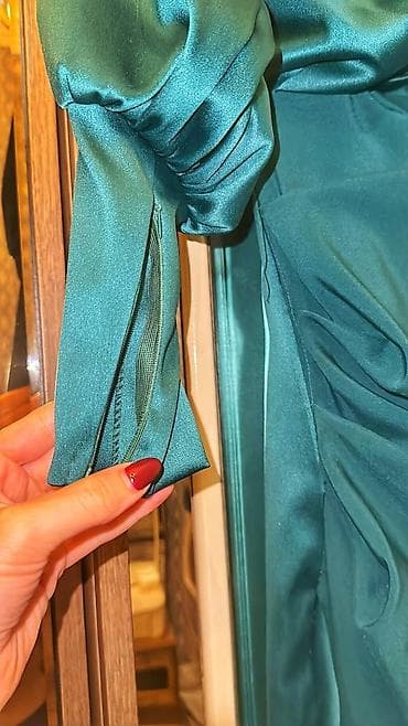 Salam heç bir defekti falan yoxdu baha alınıb, 2 dəfə geyinilib — 4