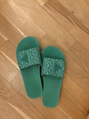 plaj: Guess Plaj ucun tapocka
60 manata almiwdig
38-39 razmer — 1
