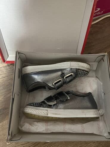 Cinslər və şalvarlar: 30 ölçü qız ayakkabısı Türk malı Az geyilib — 3