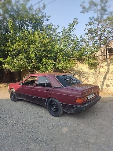 lada mostu: Mercedes-Benz 190: 2.3 l | 1990 il Hetçbek — 4
