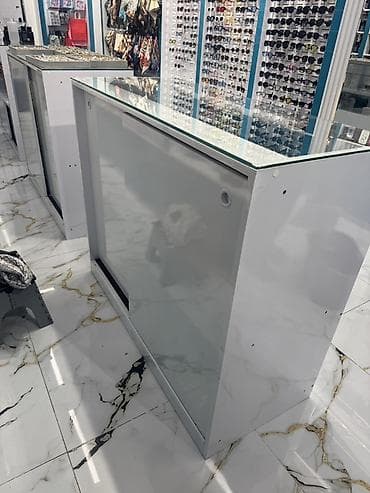 Avadanlığın icarəsi: Vitrin demək olarki heç işlənməyib(klonkası üzərindədir), bir çox sahə — 4