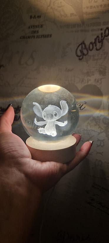 evde qırmızı şam yandırmaq: TƏZƏDİR 3D LED işıqlı şüşə kürə – cizgi qəhrəman fiqurlu - Şəffaf — 4