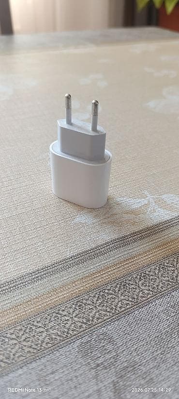 Apple USB‑C Güc Adapteri – 20W Tam Original Qeyd: USB‑C kabel daxil — 2