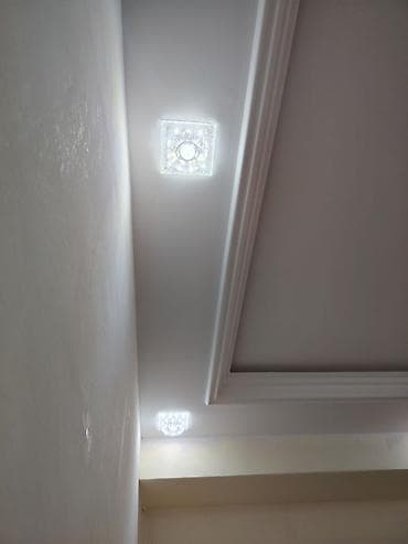 Двери и комплектующие: Kvadrat formalı dekorativ spot LED işıqlandırma 63 eded isleyir - — 1