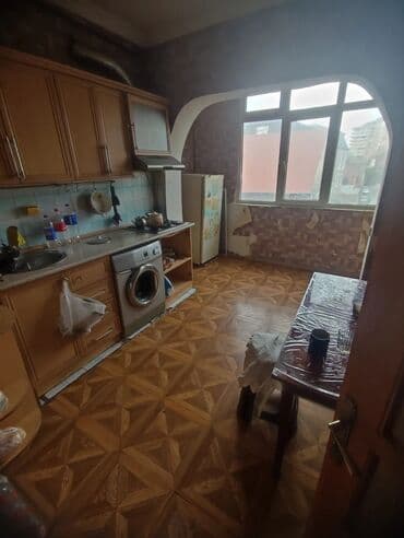 Bilərziklər: Evdə hal hazırda 2 nəfər qalır. Komunal xaric 100 AZN. aylıq komunal — 1