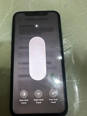 tel halva: IPhone 11, Yaşıl — 2
