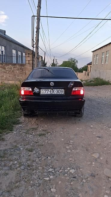 disk satisi: BMW 3 Seriyası E36 sedan, qara rəng. - Kuzov: 4 qapılı sedan, qara — 4