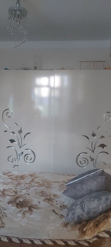 İkinəfərlik çarpayı, Dolab