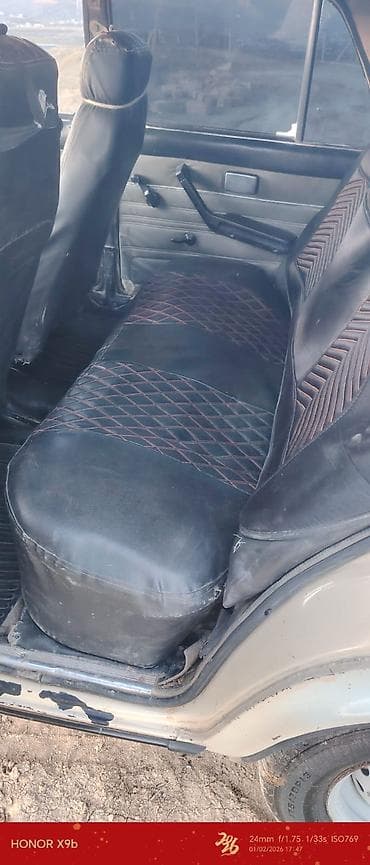 sin teker: VAZ 2106 sedan - Kuzov: klassik “şəşka” dizaynı, bej rəng - Faralar — 6