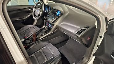 4 qapi niva: Ford Focus: 1.6 l | 2015 il 108000 km Sedan — 9