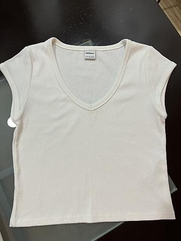 şort: Bershka qadın T‑şörtü Hər biri 15 azn Berşka 10 azn - Rəng: açıq — 4