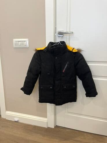 7-8yas Uşaq qış gödəkçəsi - Rəng: qara, daxili astar və kapüşonun içi