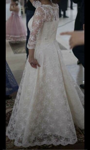 свадебное лимузины: Gelinlik paltari. Çox yaxşi veziyyetde. Ölçüsü M, hündür olmayan — 3