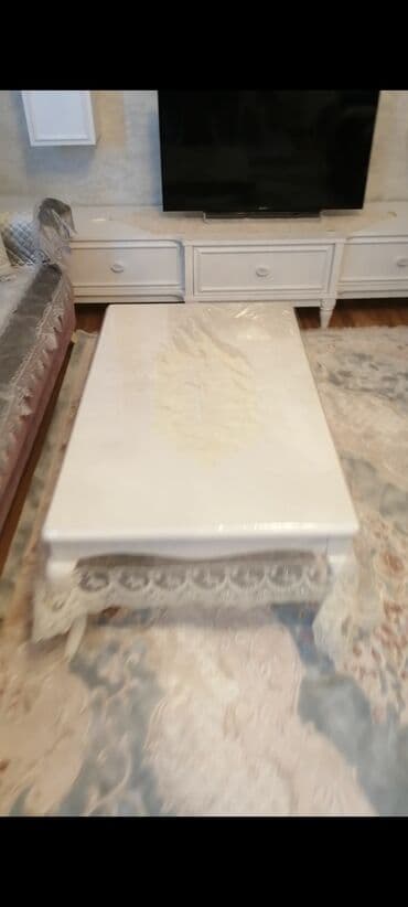 Düz masa, Açılmayan, Təkərsiz