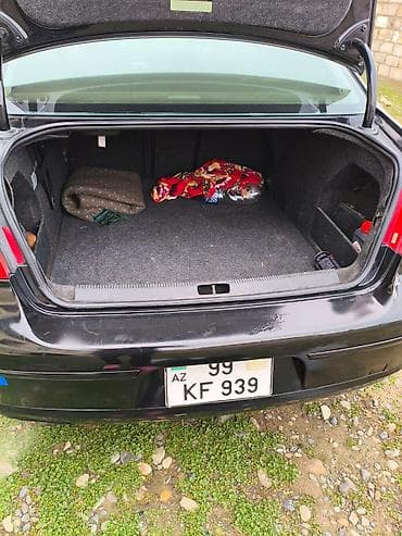 Volkswagen Passat: 2 l | 2007 il Sedan — 6