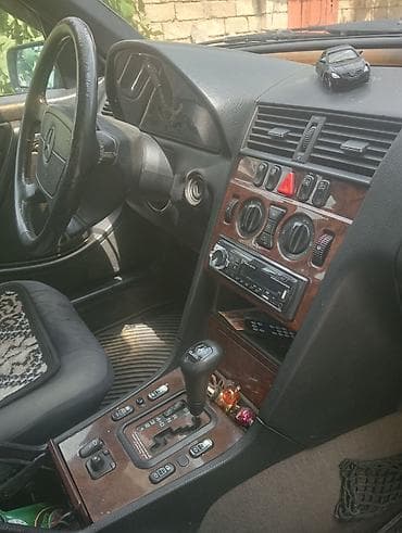 guzgu: Mercedes-Benz C230 1999cu il — 8