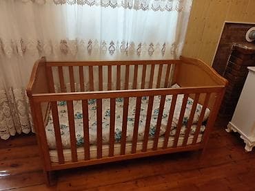 Oğlan və qız üçün, Dördbucaq, Beşik, Dəstsiz, Matras ilə, Yellənmə mexanizmsiz — 1