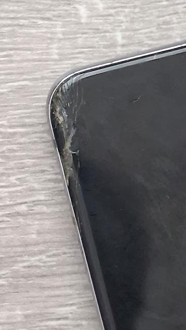 en ucuz ayfonlar: İki telefon bir yerdə satılır – iPhone XS Max və Samsung Galaxy S20 — 5