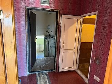 yeni gunəşli ev: Satılır yeni günəşli D massivi bina 29yerləsən 2-2ayrılmış 4 otaqlı — 7