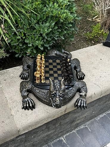 Şahmatlar: Sahmatlar hazir elde var. Çeşid çoxdu.çatdırılma 1_2 saata edilir. Qoz — 2