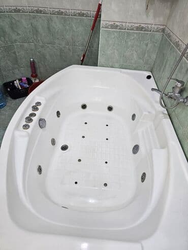 su mühərriki: Hidromassajlı künc vanna Alınan qiymət 2400 AZN. Satılır 190 AZN. Bu — 8
