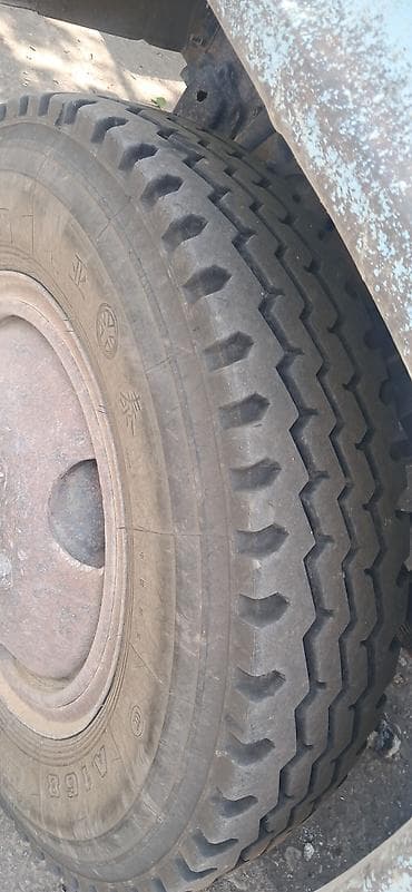 nolyedi maşını: Yük maşını – bortlu, arxa tərəfdən açılan kasa Xüsusiyyətlər: - — 6