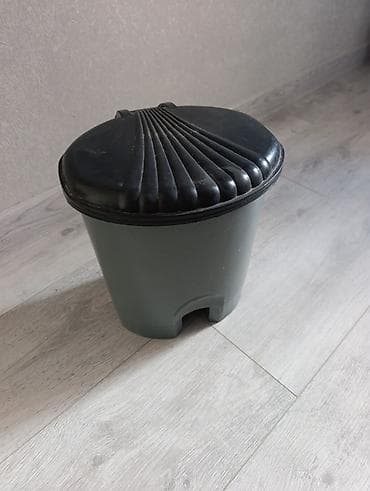 Plastik ayaqla açılan zibil qutusu - Material: möhkəm plastik - Rəng