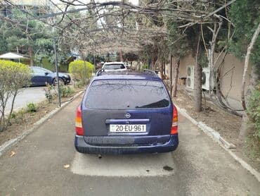 чемодан с инструментами для автомобиля: Opel Astra Caravan (universal), tünd mavi rəng. Xüsusiyyətlər: - — 4