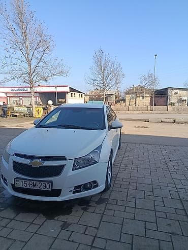 Аксессуары и тюнинг: Chevrolet Cruze sedan – ağ rəng Xüsusiyyətlər: - Kuzov: 4 qapılı — 1