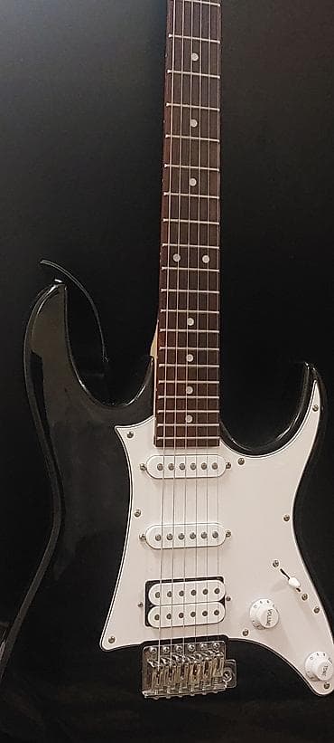 gitara simi: Elektrik gitara – HSS konfiqurasiyası - Korpus: parlaq qara rəngli — 1
