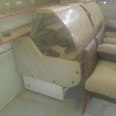 Moyka avadanlığı: Soyuducu vitrinlər.İki ədəddir biri 50 AZN coxdan işlənmir nömrə — 1