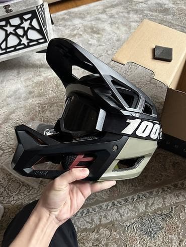 FOX Proframe full-face dağ velosipedi dəbilqəsi 450 azn alinib kaska