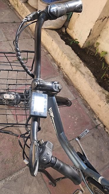 Musiqi alətləri: Şəhər tipli elektrik velosipedi Xüsusiyyətlər: - Ön təkərdə elektrik — 2