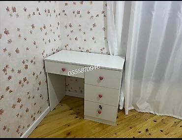 tum: Düz masa, Stulsuz, Polkalı, Siyirməli, Rusiya, Sadə laminat — 9