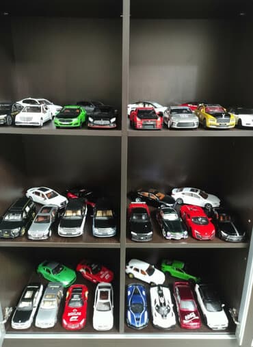 Əskinaslar: Kolleksiya üçün metal model avtomobillər – vitrin dəstləri - Müxtəlif — 1