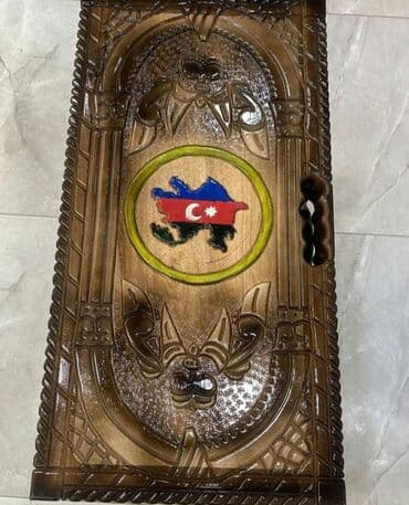 Qoz ağacından hazırlanmış əl işi olan diplomat nərdlər.Daşı, Zəri və