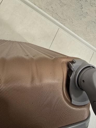 Çamadanlar: Canta satilir.Rusiyada alinib 100 manata Ölçü: Orta (M). Səyahət üçün — 6