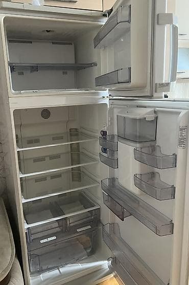 soyuducu topdan satis: İşlənmiş 2 qapılı Beko Soyuducu Satılır, rəng - Gümüşü, Dispenserli — 2