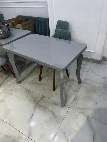 Mətbəx masası, Açılmayan, Dördbucaq masa