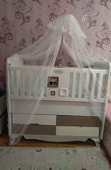 Oğlan və qız üçün, İşlənmiş, Beşik, Matras ilə, Yellənmə mexanizm ilə