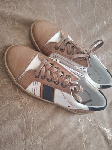 детские кожаные кроссовки: Uşaq üçün günlük idman ayaqqabısı - Model: bağlamalı və yan tərəfdən — 1