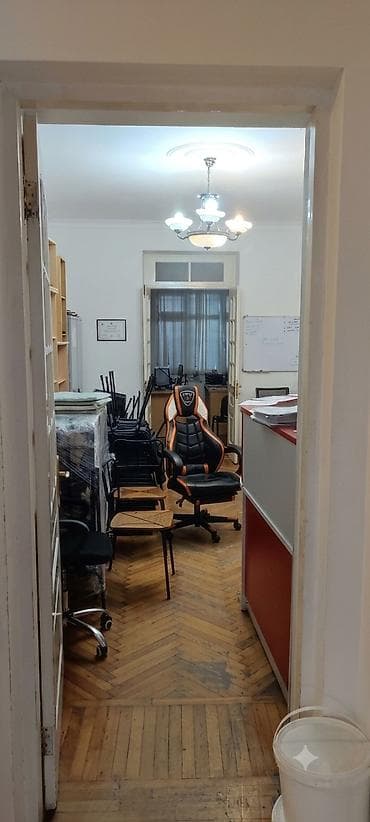 İcarəyə verilir! A. Cəlilov küçəsinin kəsişməsində yerləşən, 70 kv.m — 2