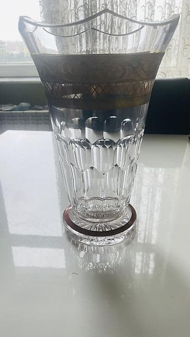 balaca gul buketi: Bir vaza, Xrustal — 5