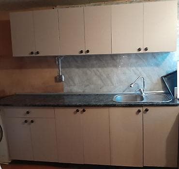 Mətbəx mebeli satılır. üzerində moyka və krantda verilir. real alıcıya