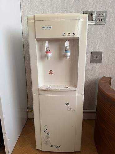 dispenser su: Dispenser Quicks, Döşəməüstü — 1