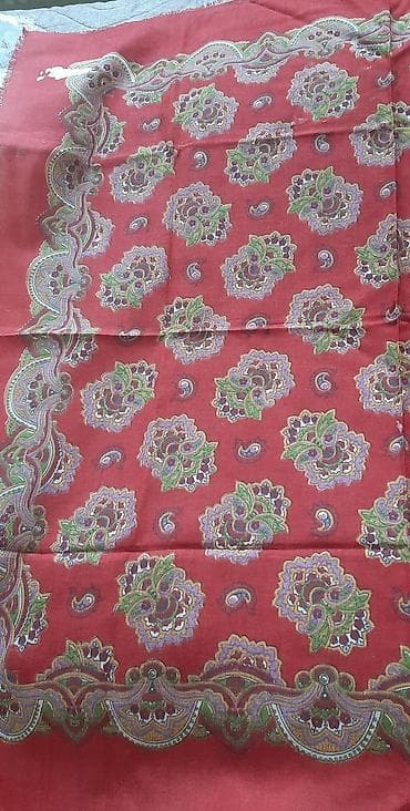 Qırmızı yun şal/şarf – naxışlı - Material: yüngül, yumşaq toxuma