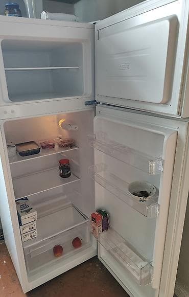 kiraye ev razide: 1 ci mkr Kohne sumqait shadliq sarayin (Melek) arxasinda. Stol, stul — 2